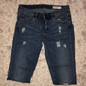 Medium wash, skinny jeans